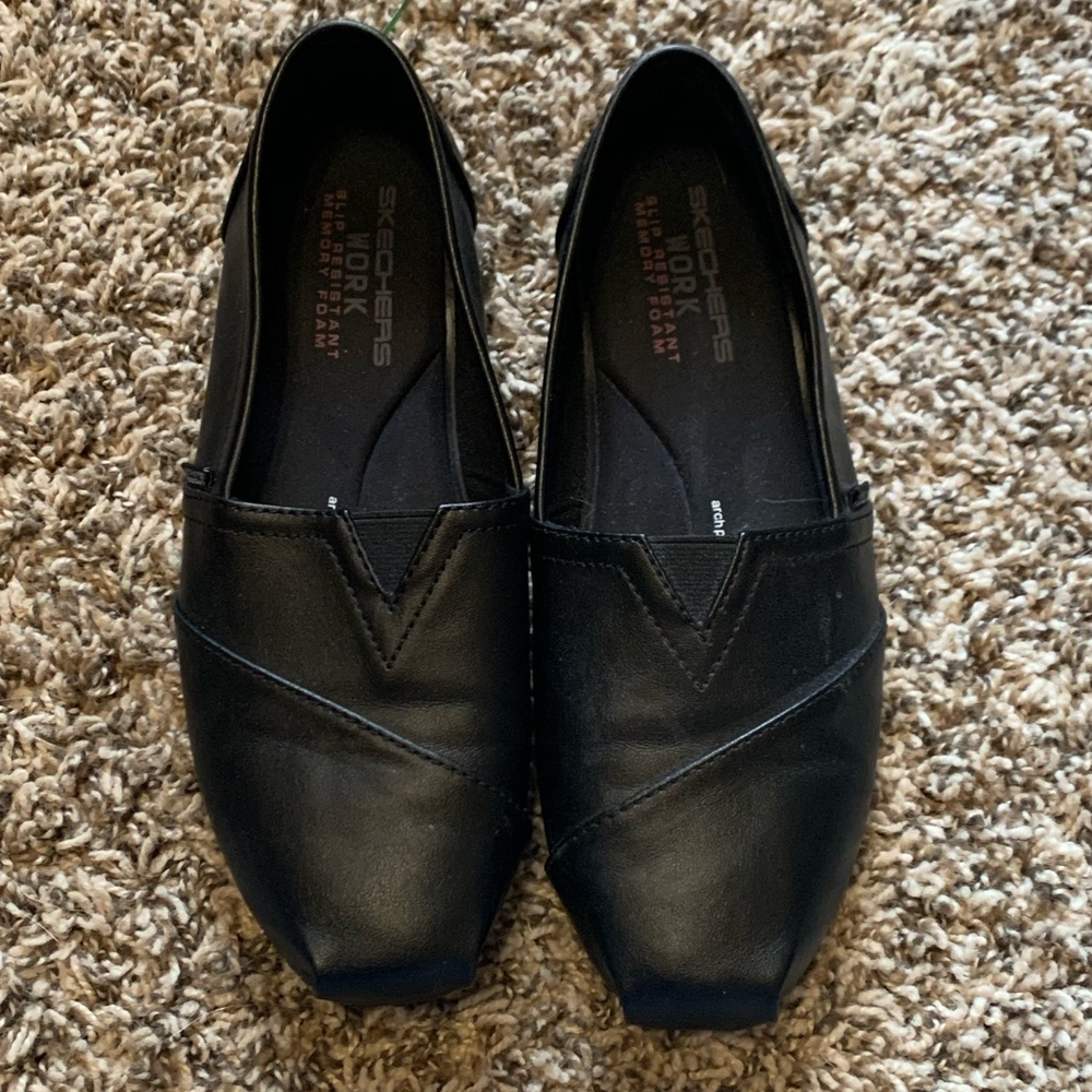 Sketchers No-Slip Shoes Size 7.5